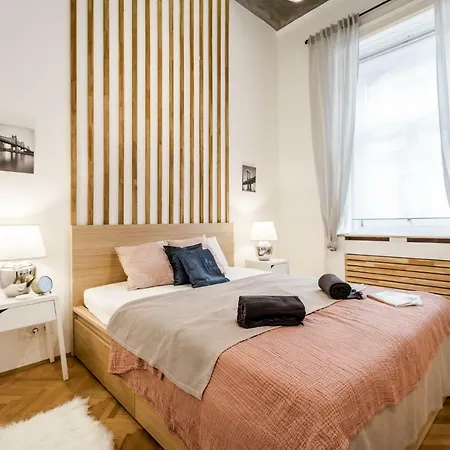 Apartman Szerzodesbontas - Industrial Fantasy