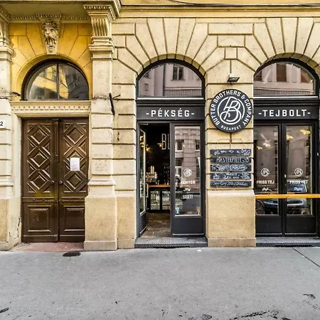 Apartman Szerzodesbontas - Industrial Fantasy Budapest